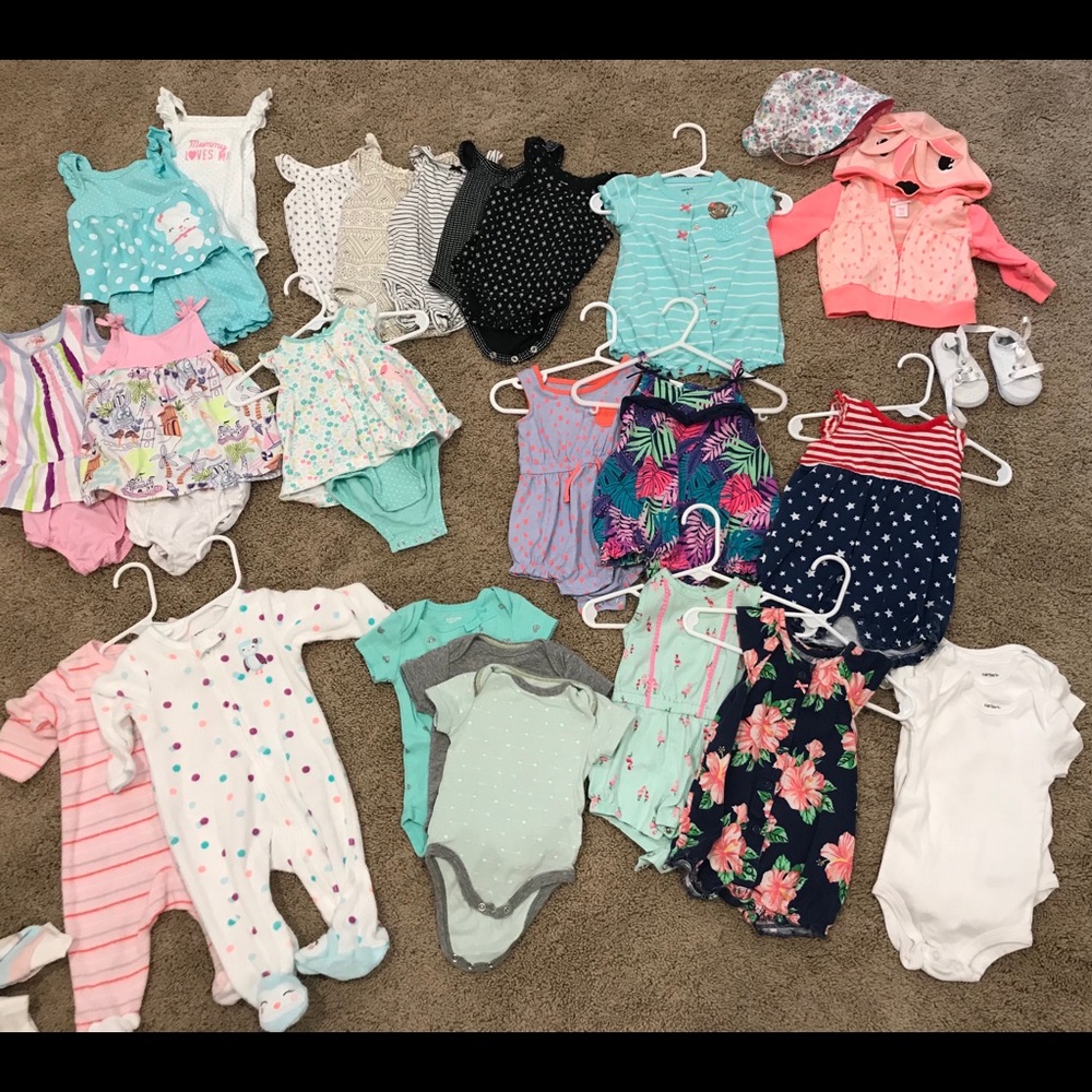 Girl clothing Lot (0-3 mo)